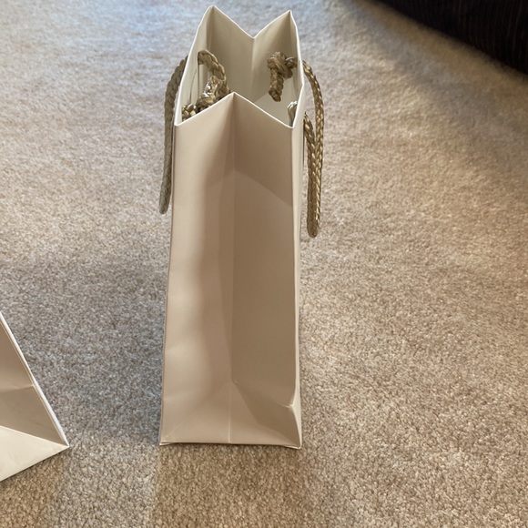 Bundle of 2 Ritz-Carlton shopping gift bags - Picture 12 of 13